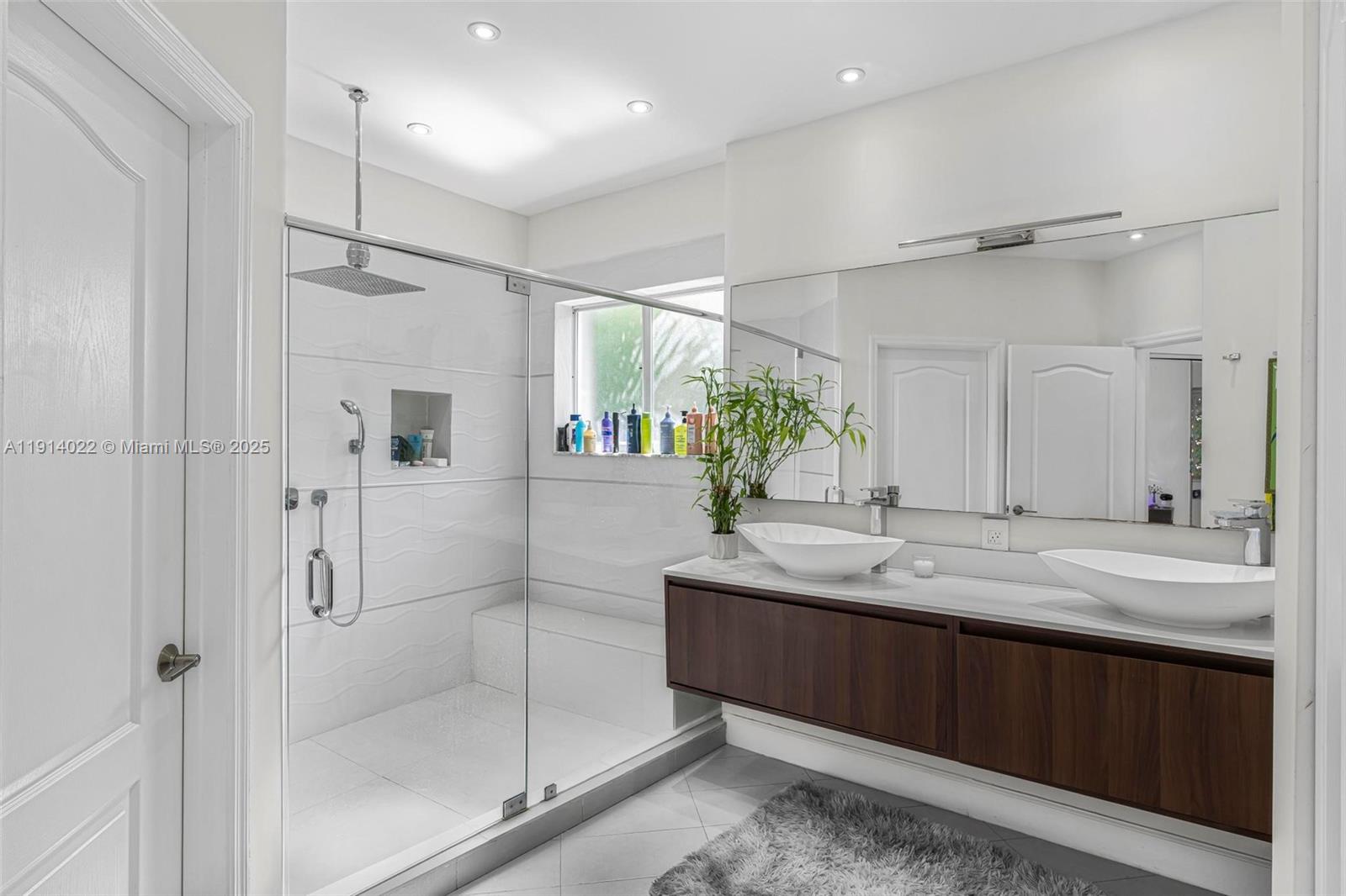 DORAL ISLES ANTILLES 1ST - Residential