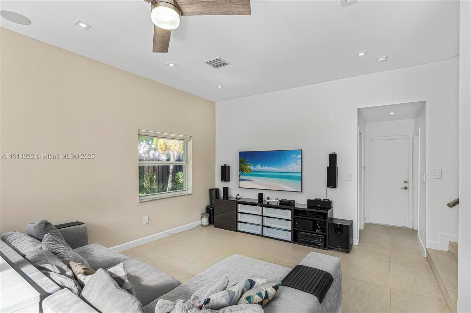 DORAL ISLES ANTILLES 1ST - Residential