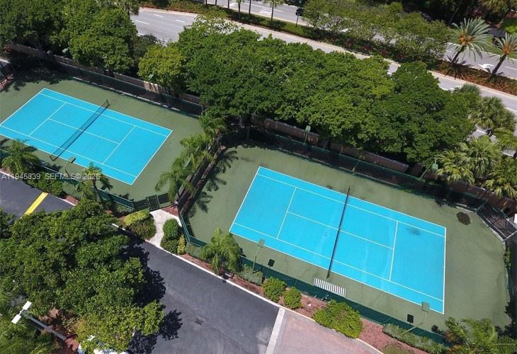 THE YACHT CLUB AT AVENTUR - Residential