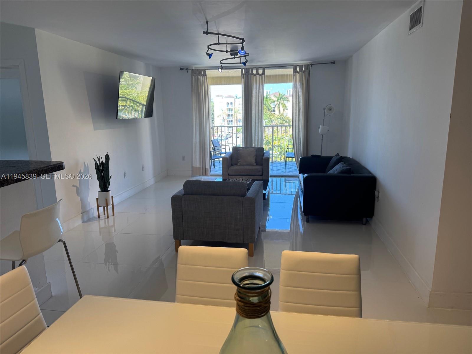 THE YACHT CLUB AT AVENTUR - Residential