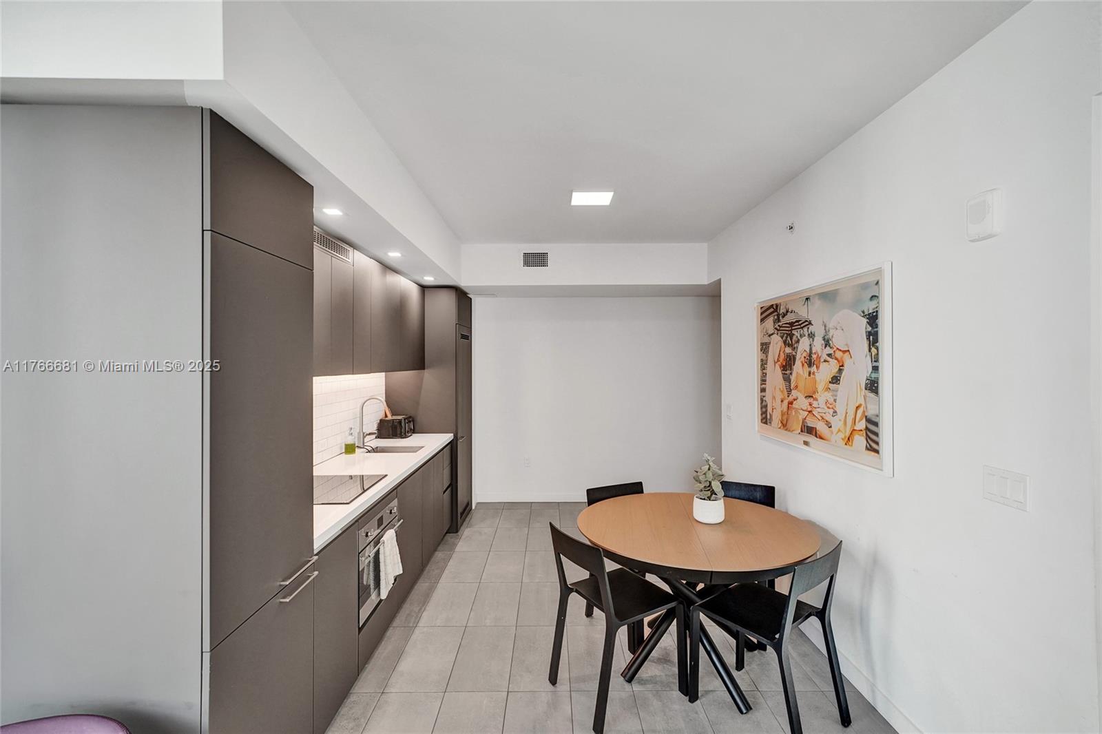 227 NE 2nd St 1809