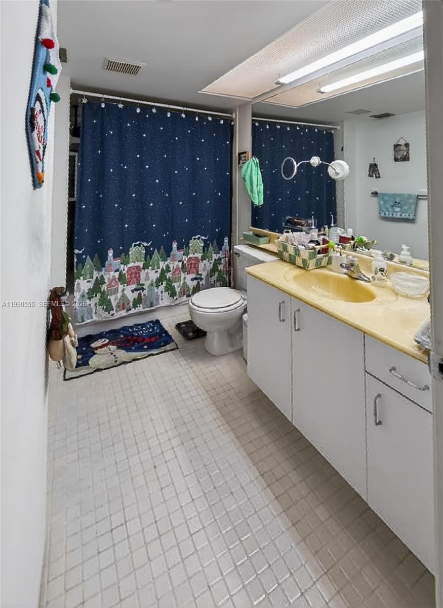 CAMBRIDGE AT CENTURY VILL - Residential