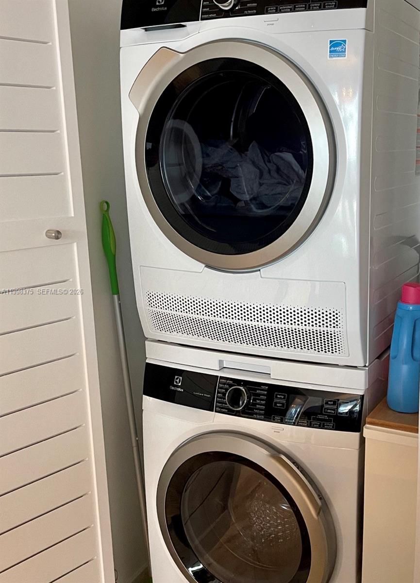 TWO MIDTOWN MIAMI CONDO - Residential Lease