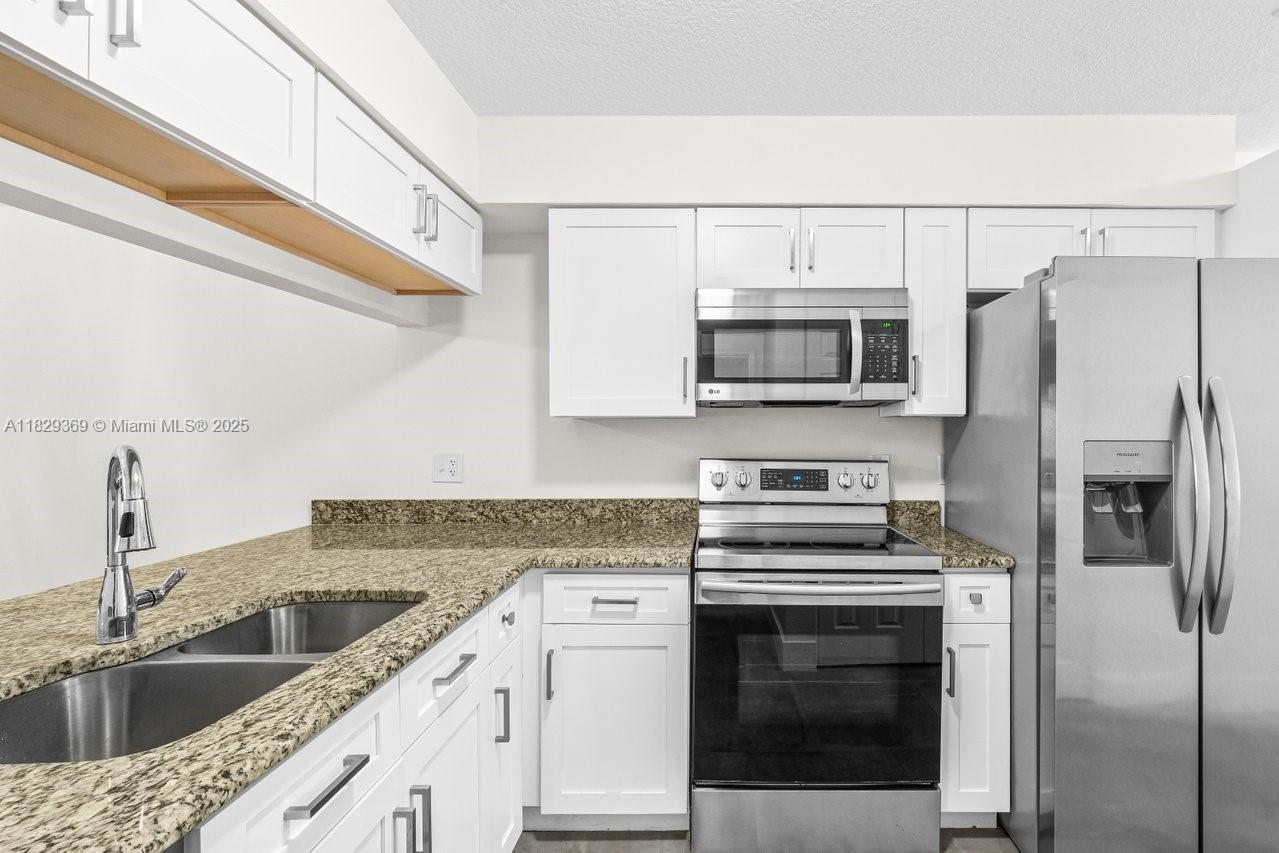 SHADYWOODS PH ONE - Residential