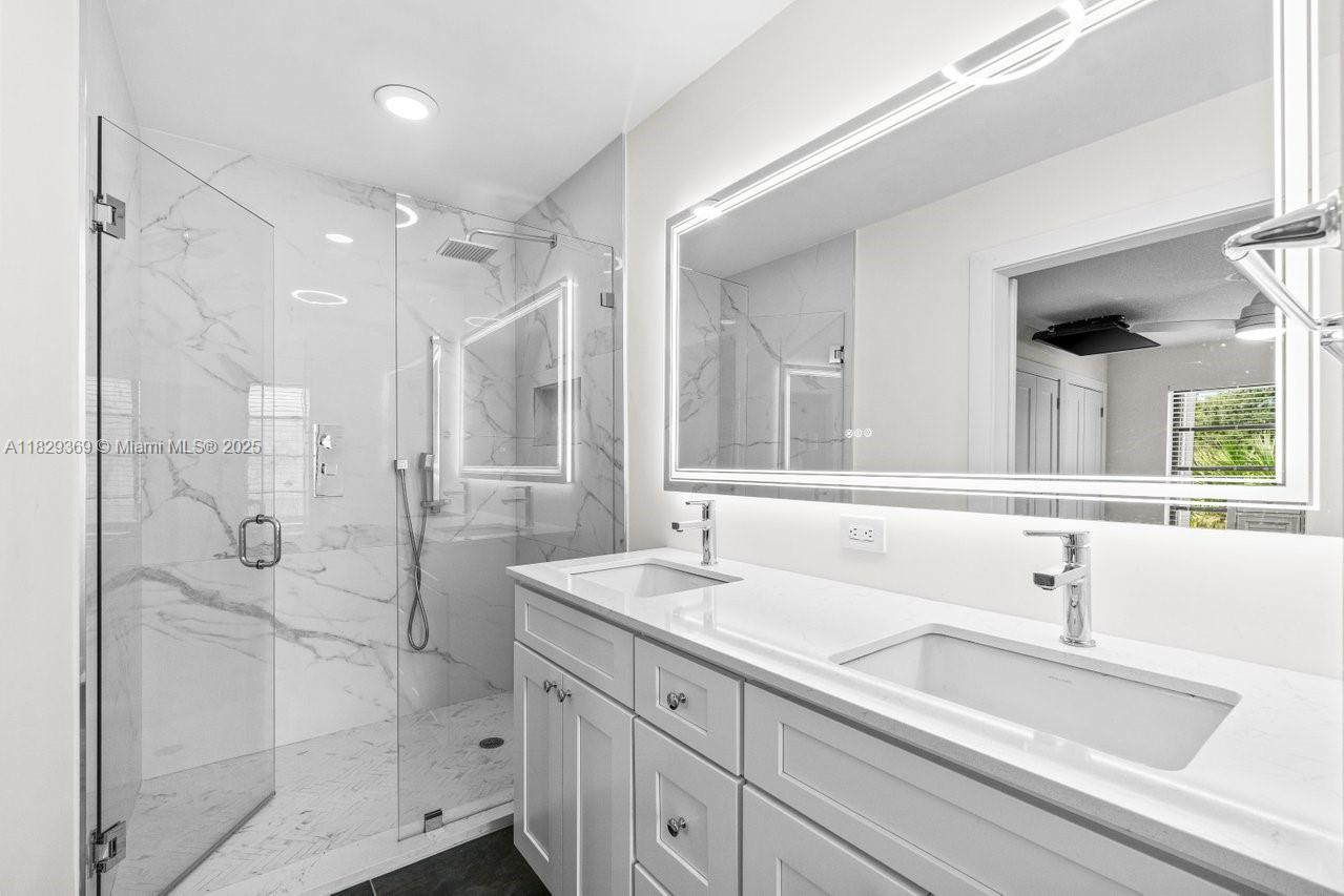 SHADYWOODS PH ONE - Residential