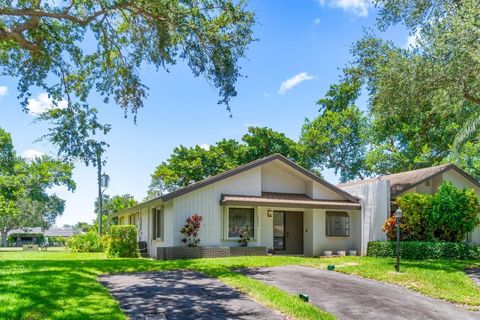 3693 N Arelia Dr N Delray Beach FL 33445