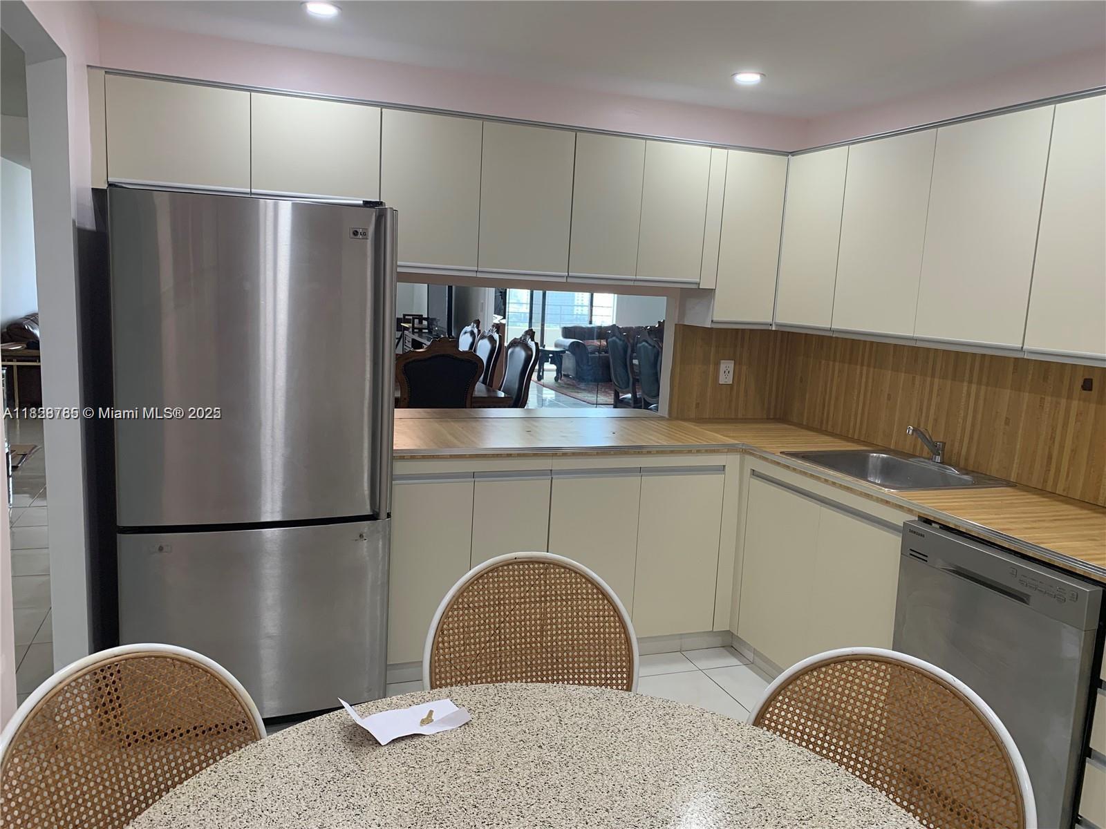 OLYMPUS CONDO PHASE - Residential Lease