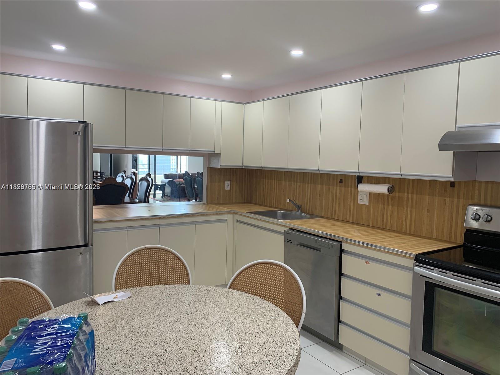 OLYMPUS CONDO PHASE - Residential Lease