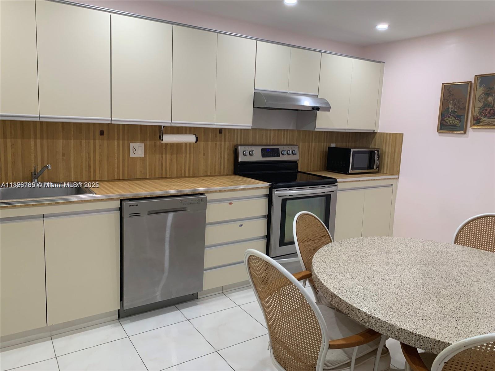 OLYMPUS CONDO PHASE - Residential Lease