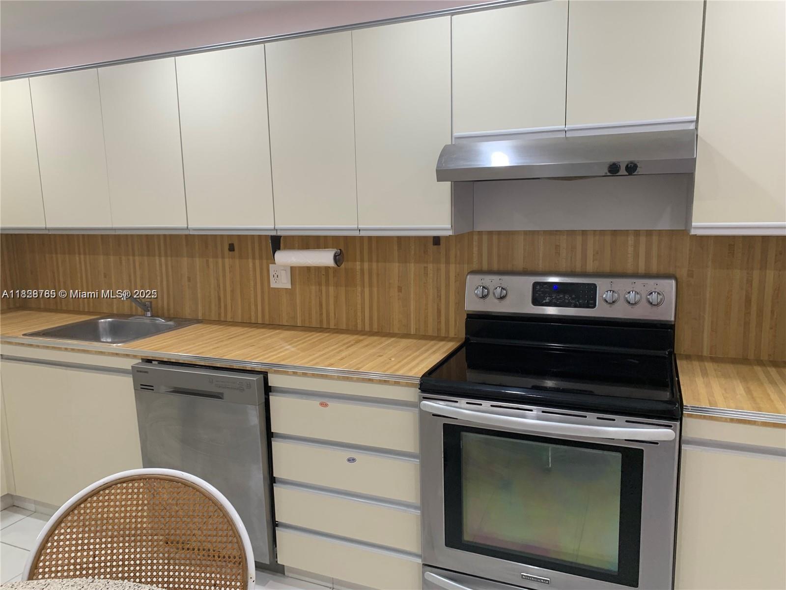 OLYMPUS CONDO PHASE - Residential Lease