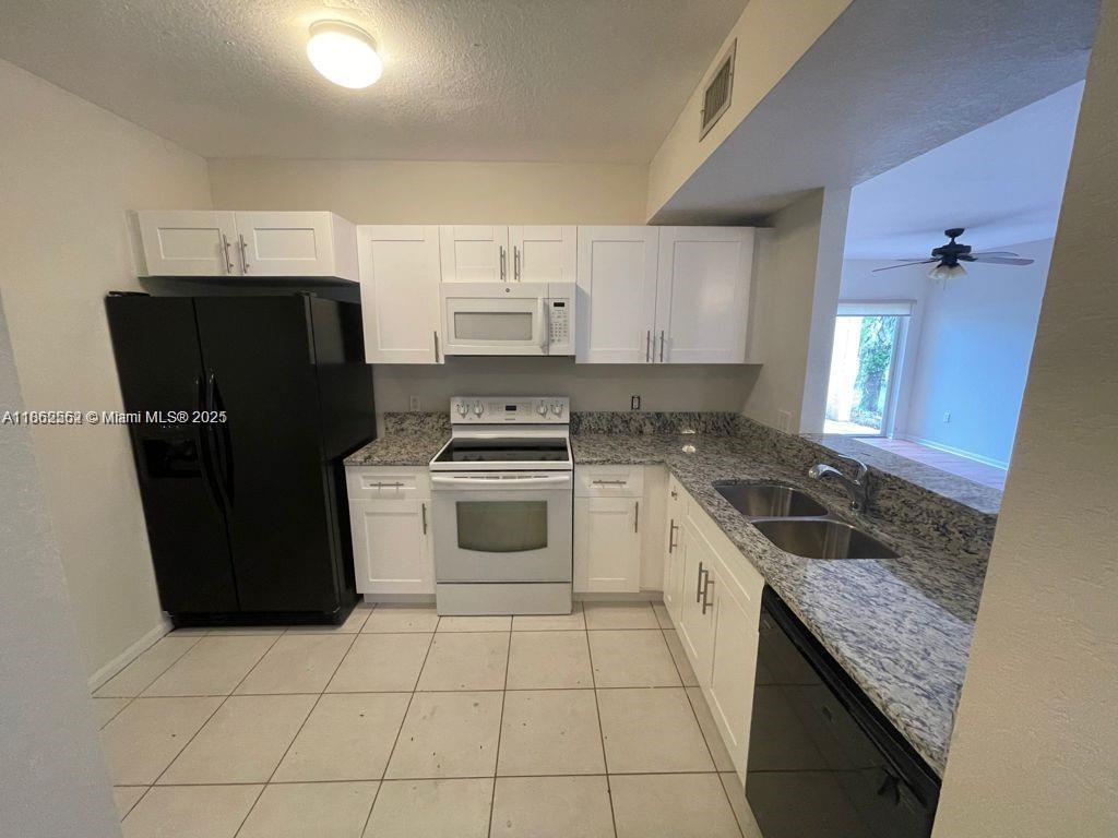 Beautiful corner unit 3 bedrooms 2 bathrooms !! Updated kitchen cabinets with granite countertop, freshly painted, private first floor with amazing lake view and all the building backyard to enjoy… ! Washer and dryer inside the unit. 650 MINIMUM CREDIT SCORE -