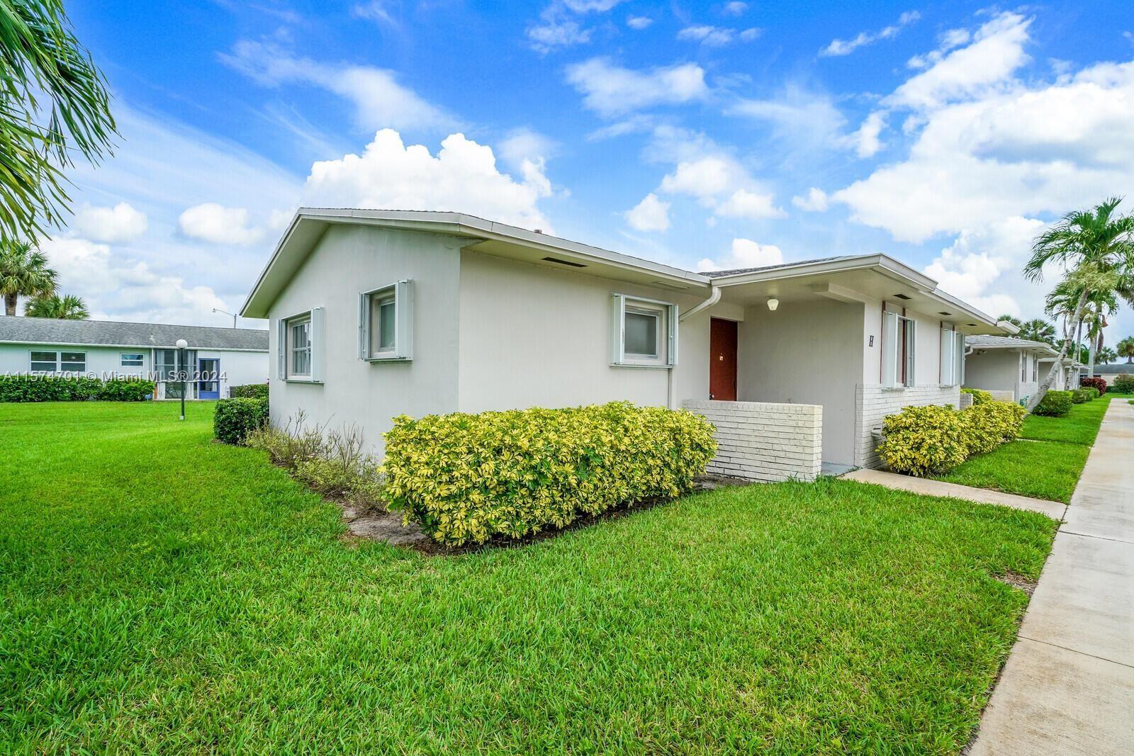 Property for Sale at 2717 Emory Dr W Dr H, West Palm Beach, Palm Beach County, Florida - Bedrooms: 1 
Bathrooms: 2  - $1,450
