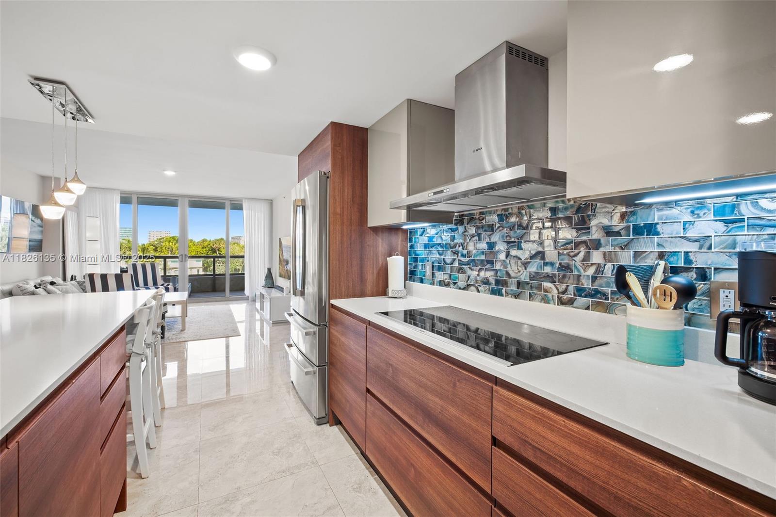 9261 E Bay Harbor Dr 404