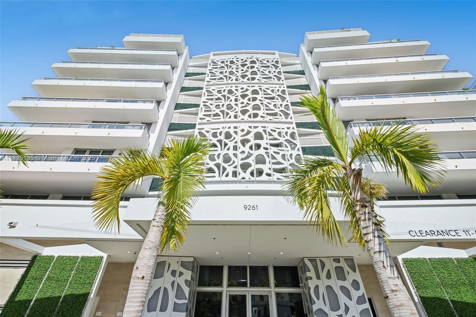 9261 E Bay Harbor Dr 404