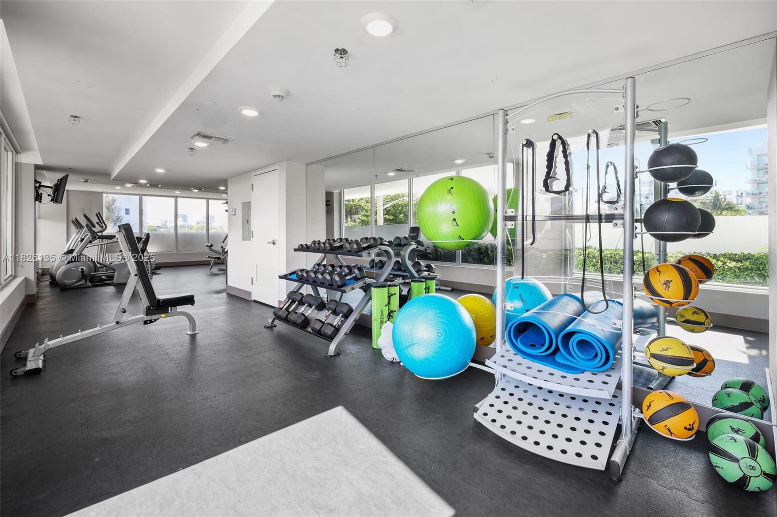 THE IVORY RESIDENCE CONDO - Residential Lease