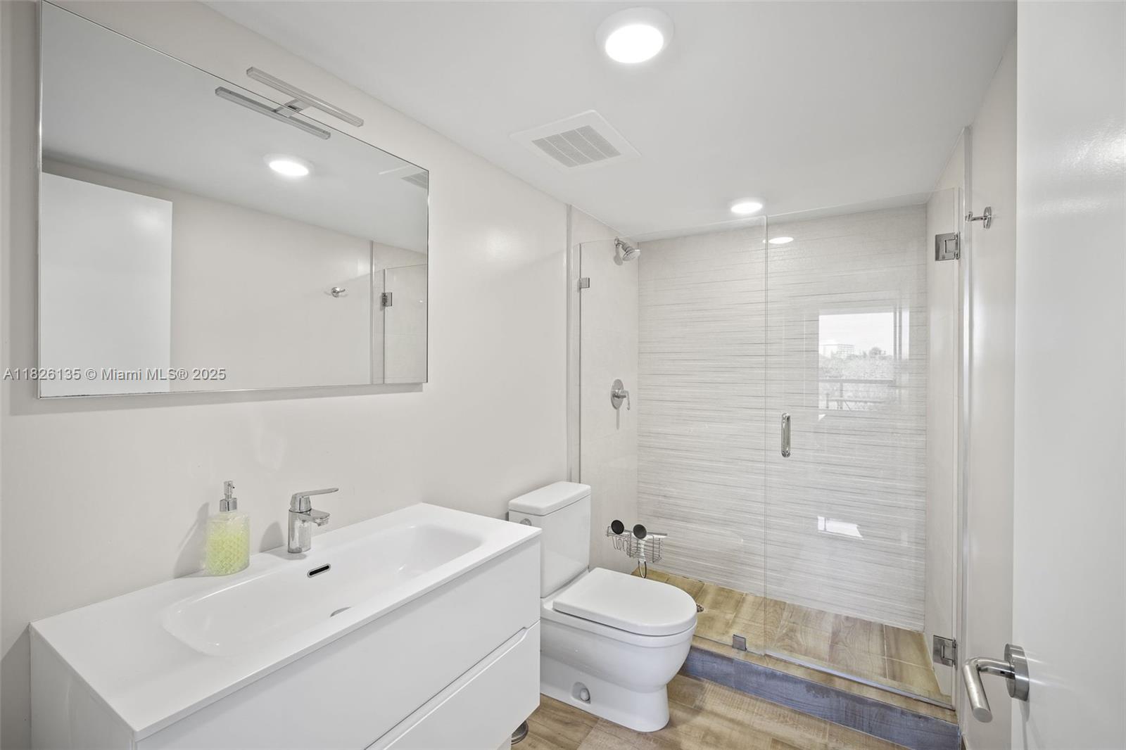 THE IVORY RESIDENCE CONDO - Residential Lease