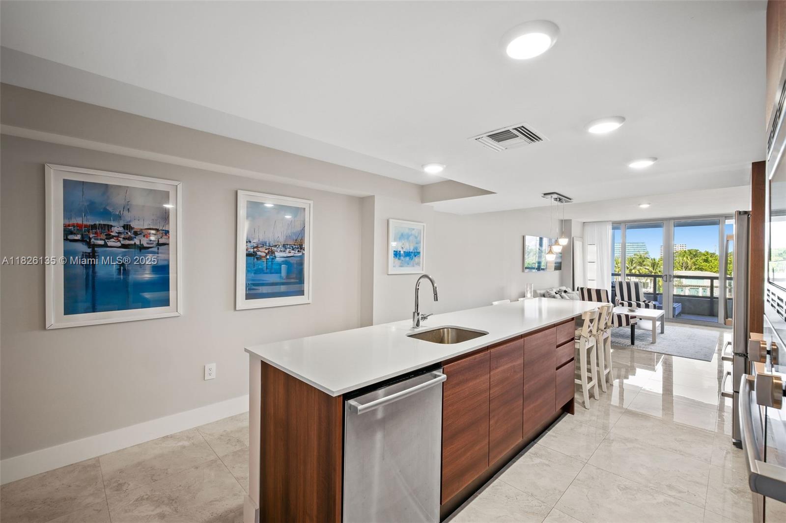 9261 E Bay Harbor Dr 404