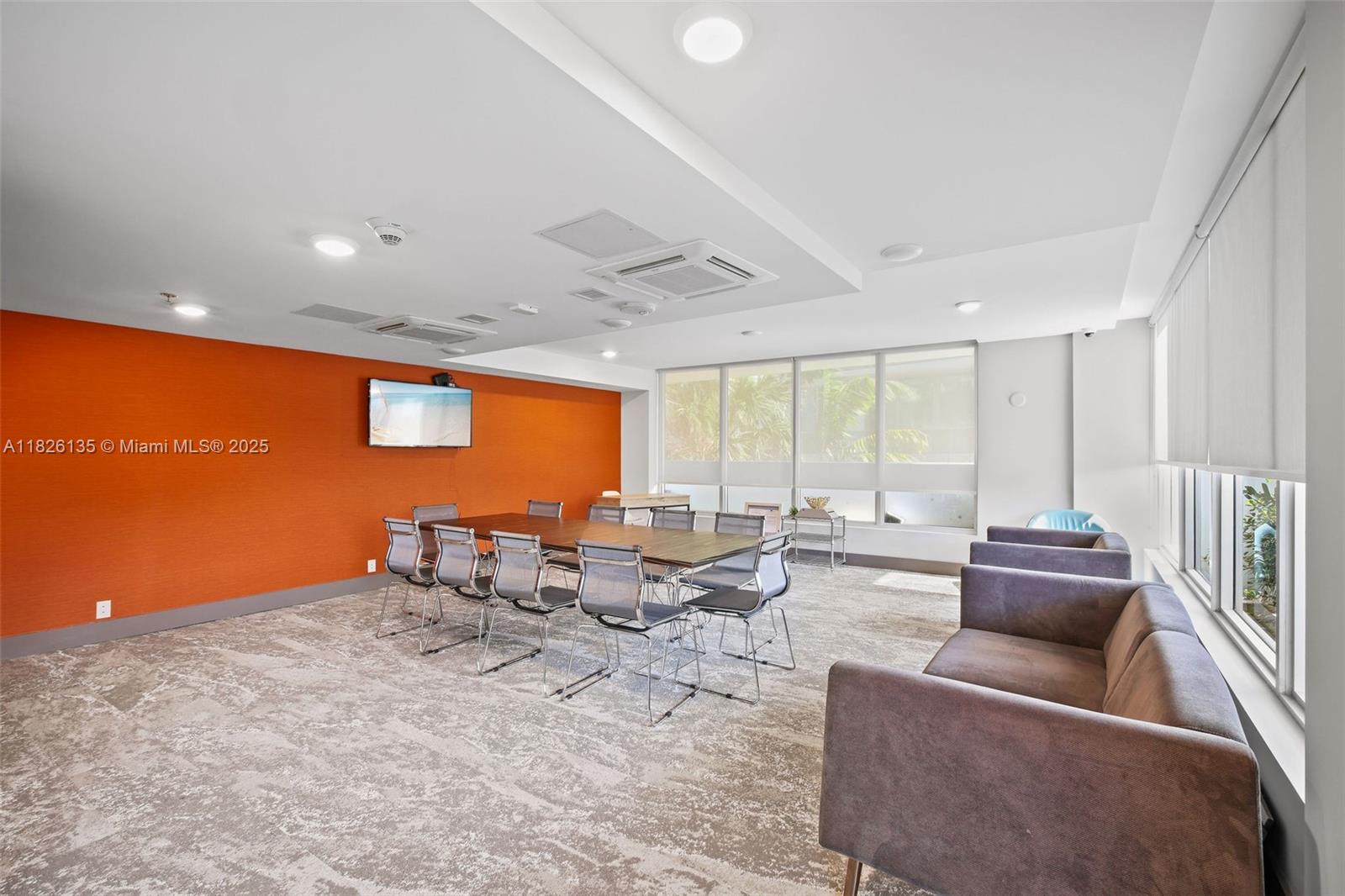 THE IVORY RESIDENCE CONDO - Residential Lease