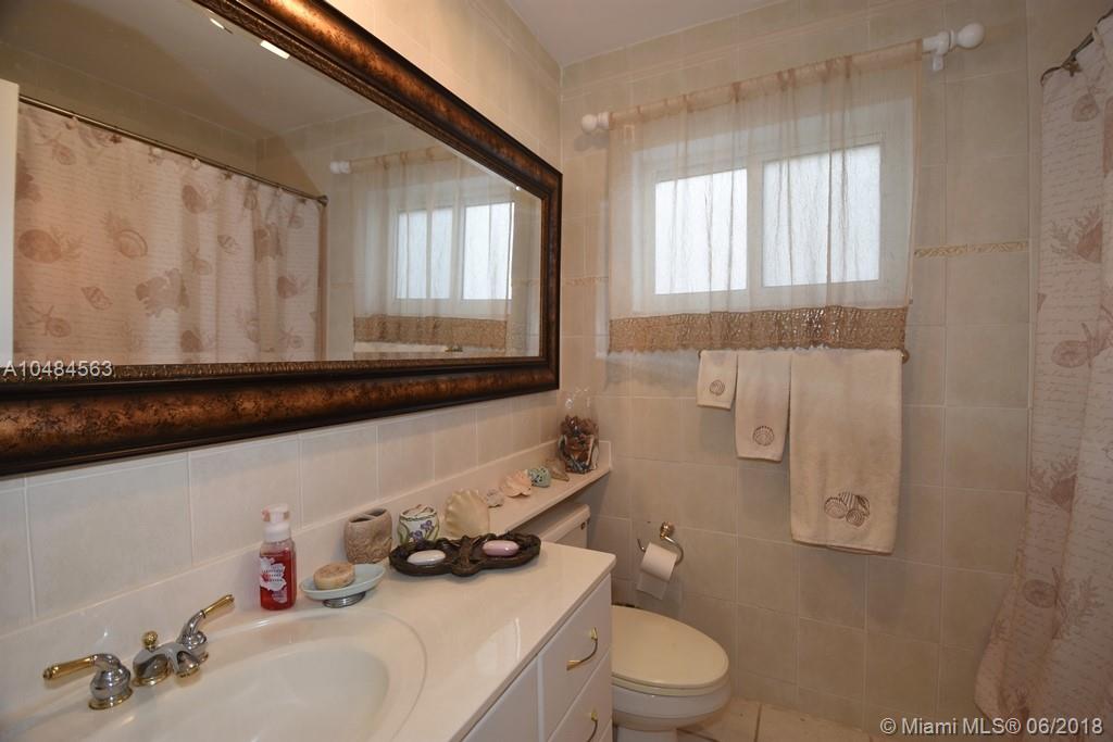 HOLLYWOOD LAKES SEC - Residential Lease