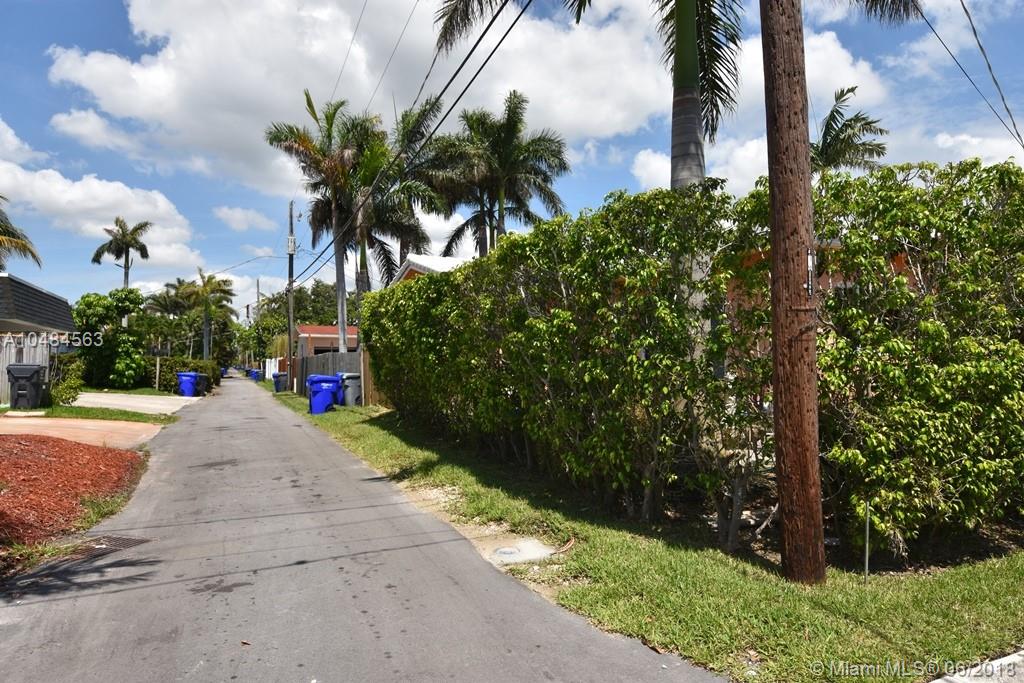 HOLLYWOOD LAKES SEC - Residential Lease