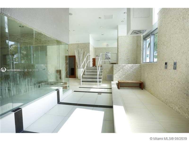 MINT CONDO - Residential