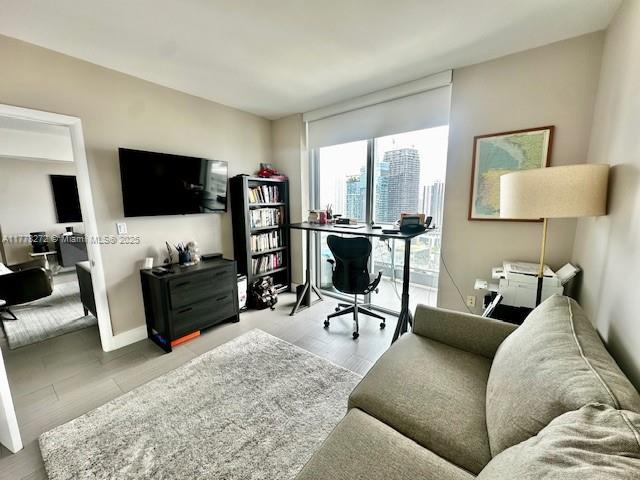 MINT CONDO - Residential