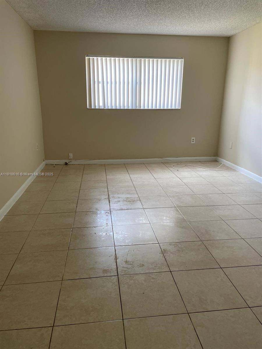 Rental Property at 3600 Nw 21st St 312, Lauderdale Lakes, Broward County, Florida - Bedrooms: 1 
Bathrooms: 1  - $1,375 MO.