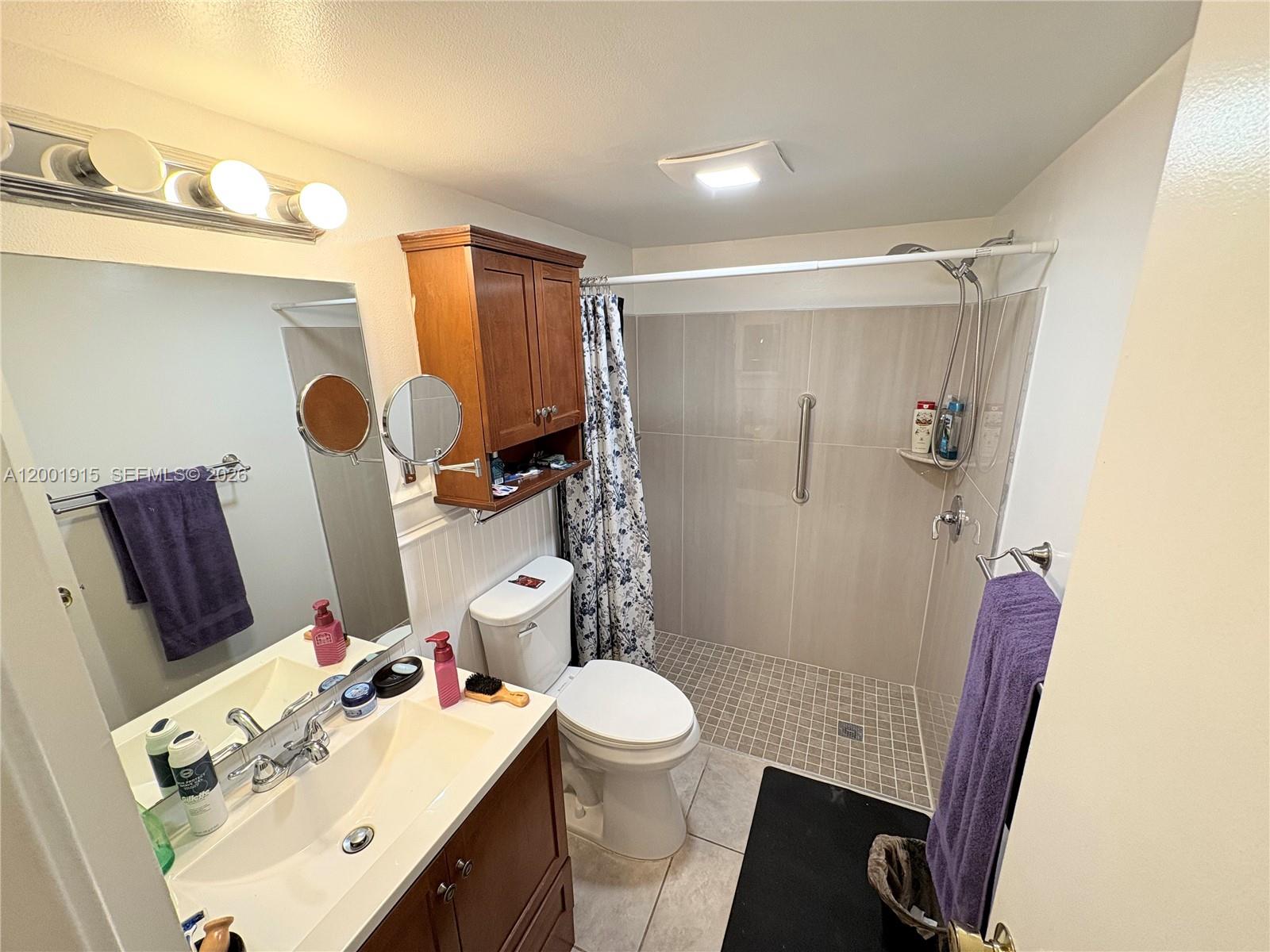 LAKES OF OAKLAND FOREST C - Residential