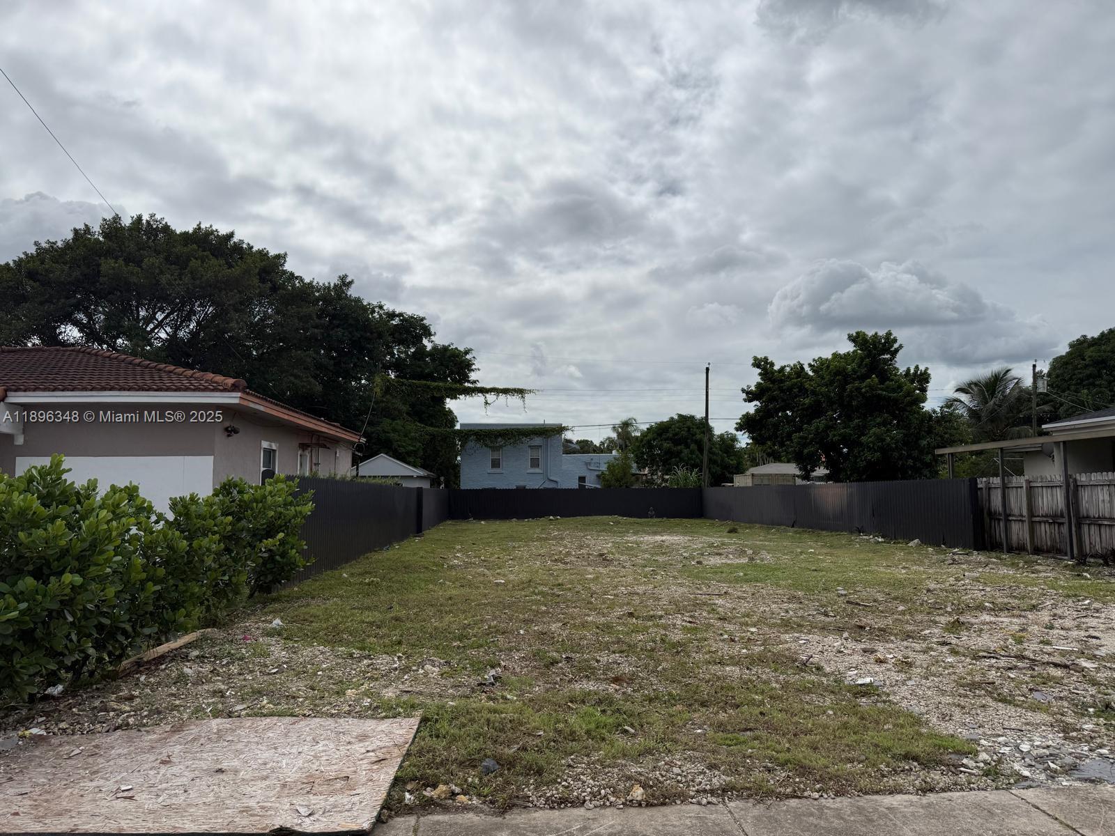 PRIME LAND OPORTUNITY IN MIAMI 33145! EXCELLENT LOT LOCATION IN ONE OF MIAMI'S MOST DESIRABLE AND CENTRAL NEIGHBORHOODS, JUST MINUTES FROM CORAL GABLES , BRICKELL AND COCONUT GROVE.IDEAL FOR BUILDING YOUR DREAM HOME OR DEVELOPING A DUPLEX PROYECT.THIS PROPERTY OFFERS GREAT INVESTMENTS POTENTIAL AND LONG-TERM VALUE.DON'T MISS THIS RARE OPPORTUNITY IN A HIGH-DEMAND AREA CLOSE TO SHOPS, SCHOOLS AND MAJOR HIGHWAYS.