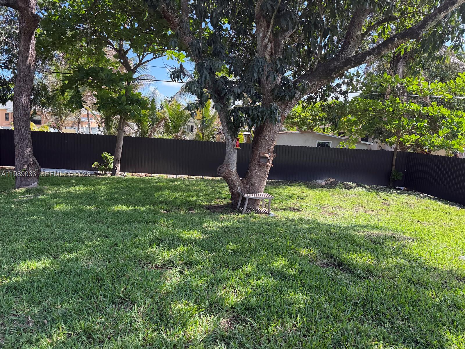 BISCAYNE GARDENS SEC E PA - Residential Lease