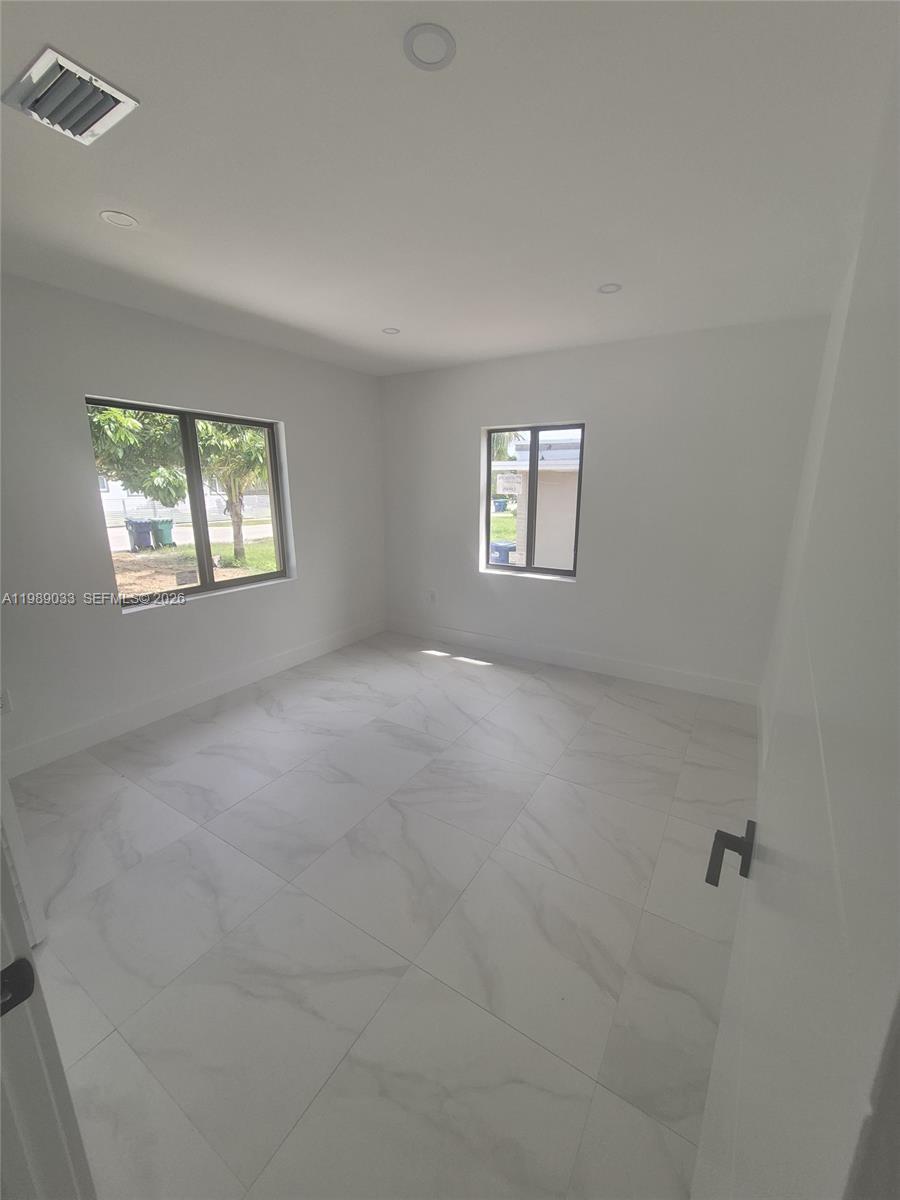 BISCAYNE GARDENS SEC E PA - Residential Lease