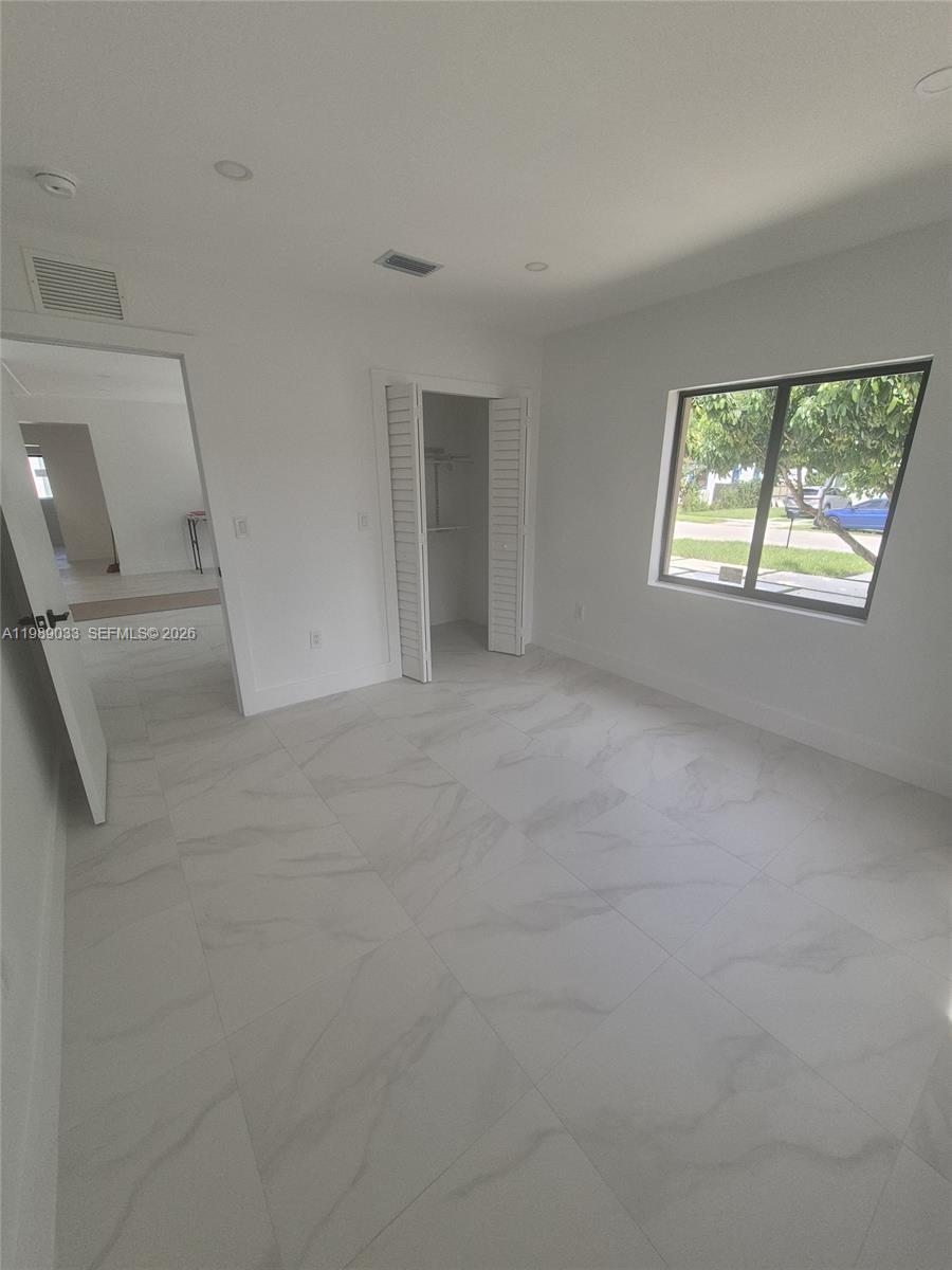 BISCAYNE GARDENS SEC E PA - Residential Lease