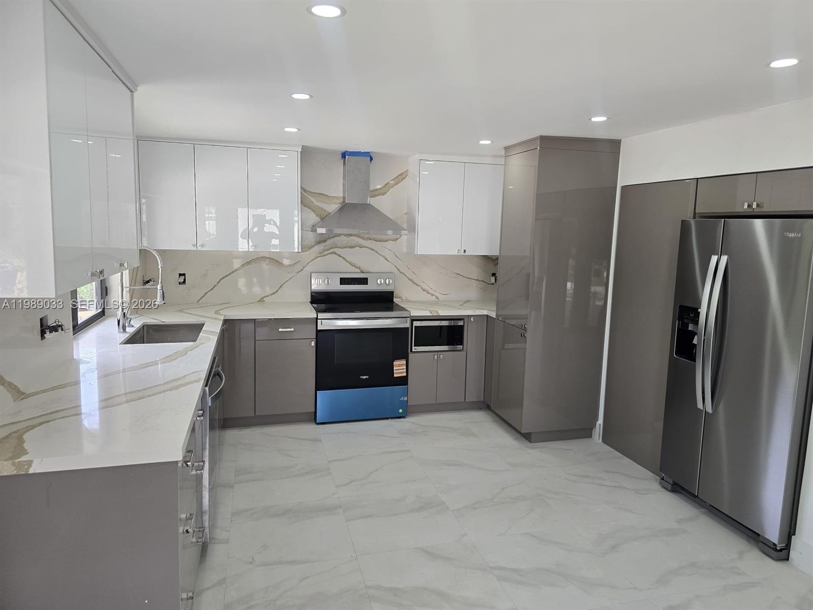 BISCAYNE GARDENS SEC E PA - Residential Lease