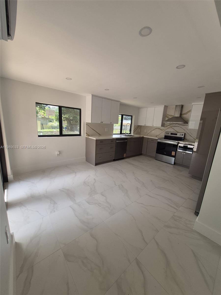 BISCAYNE GARDENS SEC E PA - Residential Lease