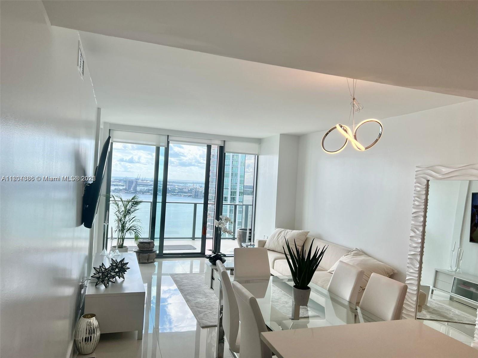 PARAISO BAY CONDO - Residential