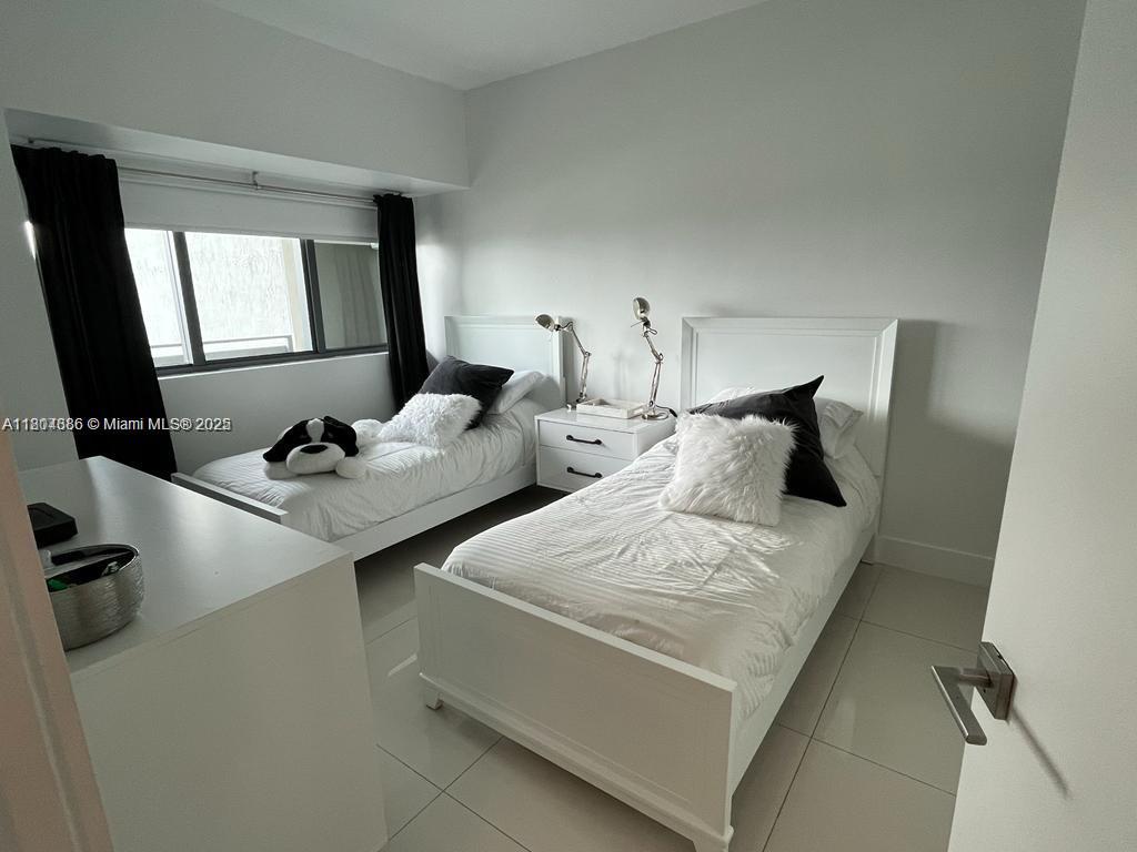 PARAISO BAY CONDO - Residential