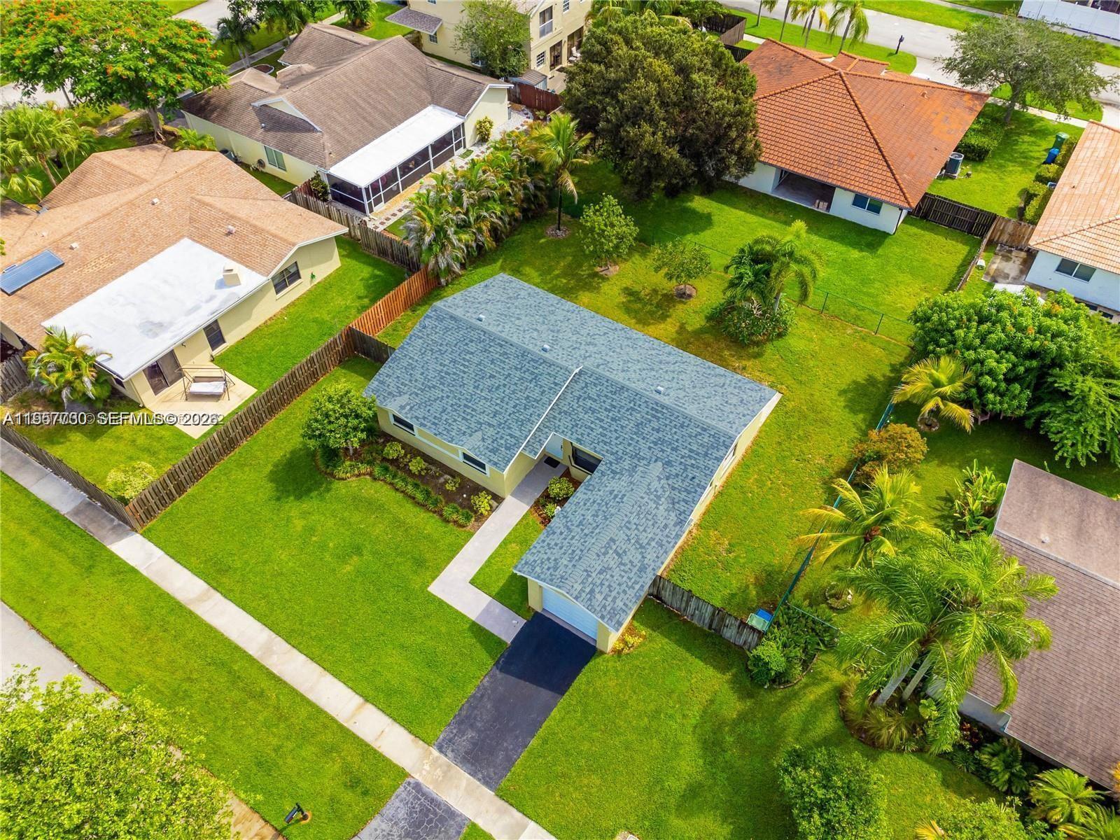 568 SW 169th Ter 568