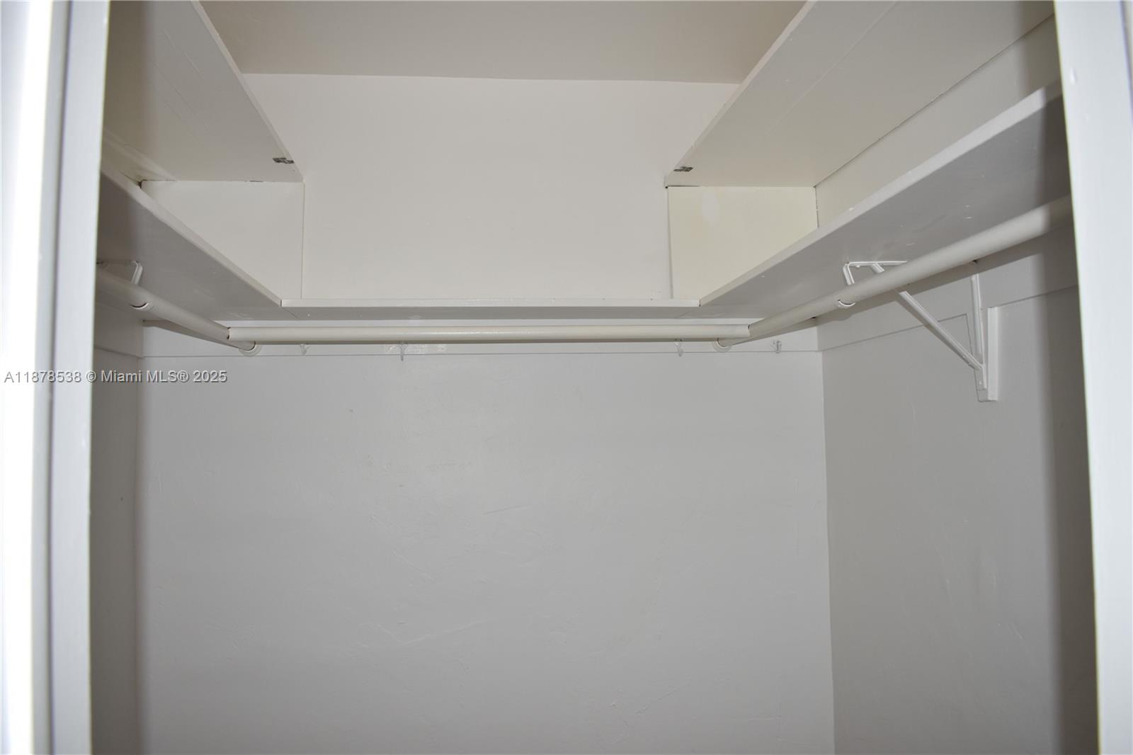 HOLLYWOOD HILLS WEST COND - Residential Lease