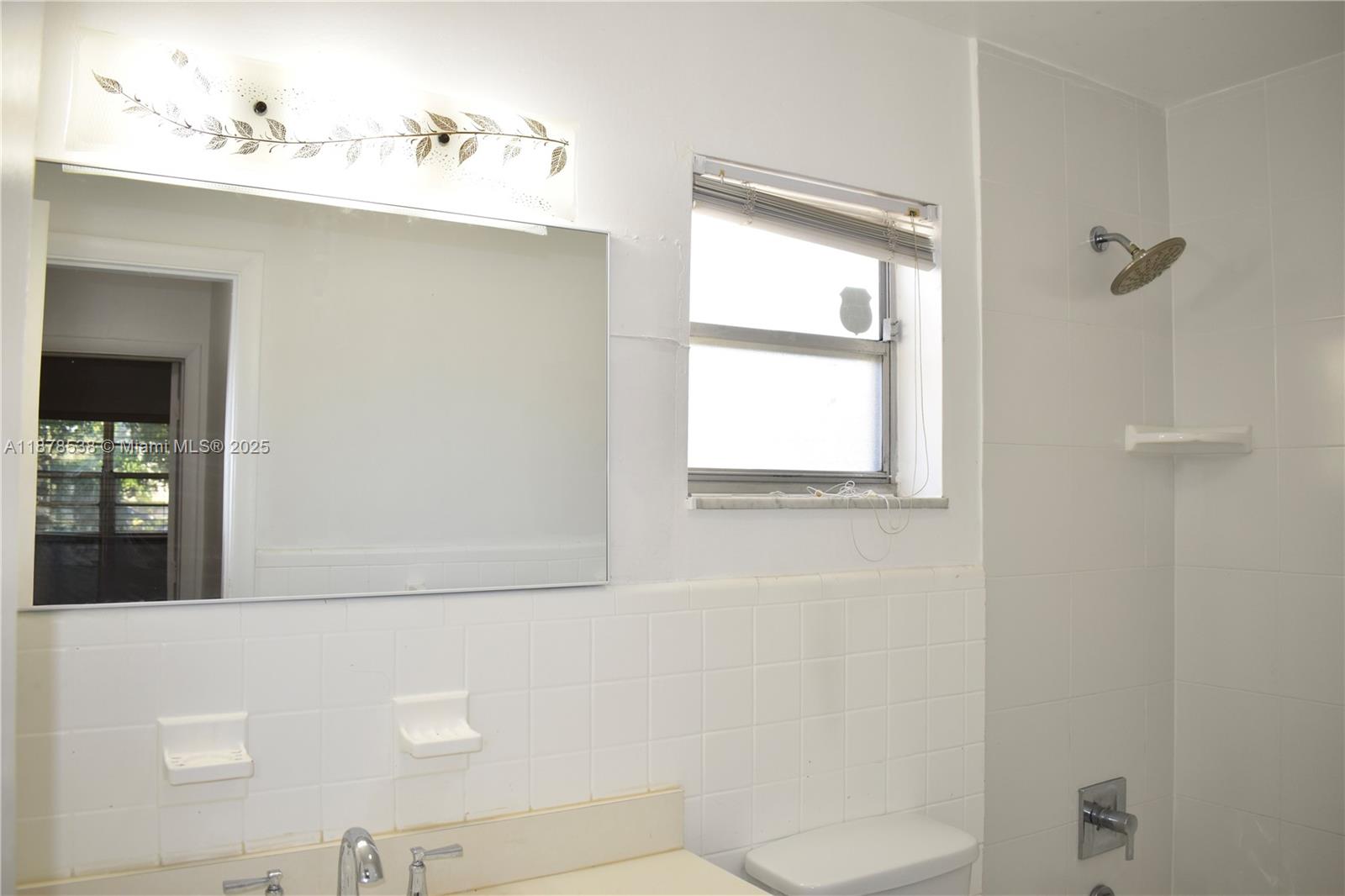 HOLLYWOOD HILLS WEST COND - Residential Lease