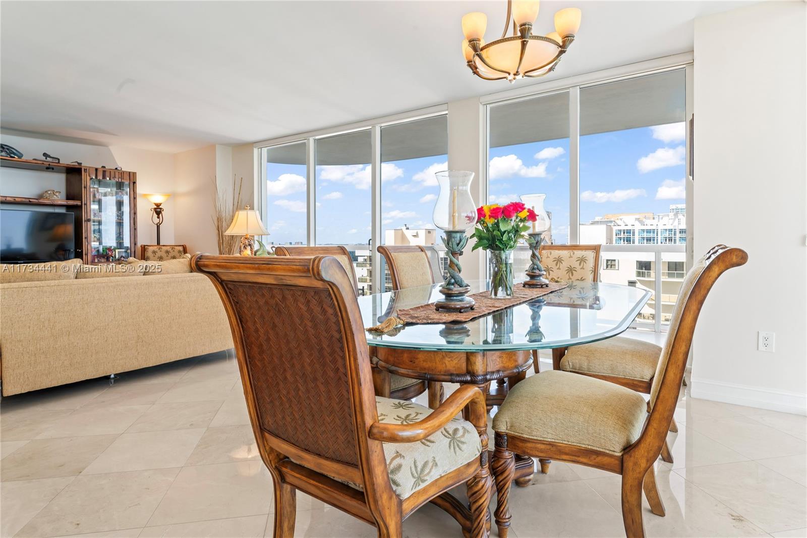 AKOYA CONDO - Residential