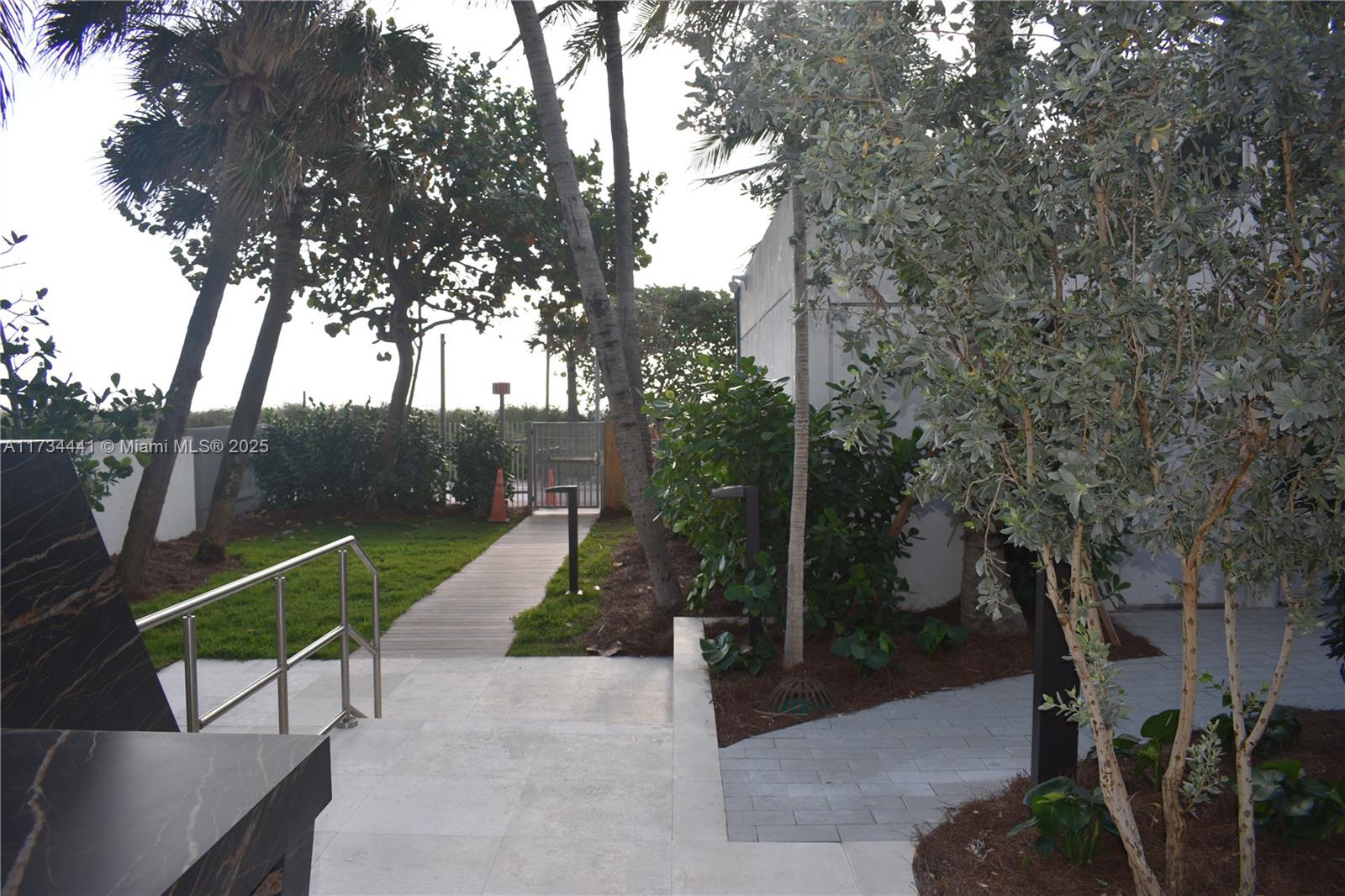 AKOYA CONDO - Residential
