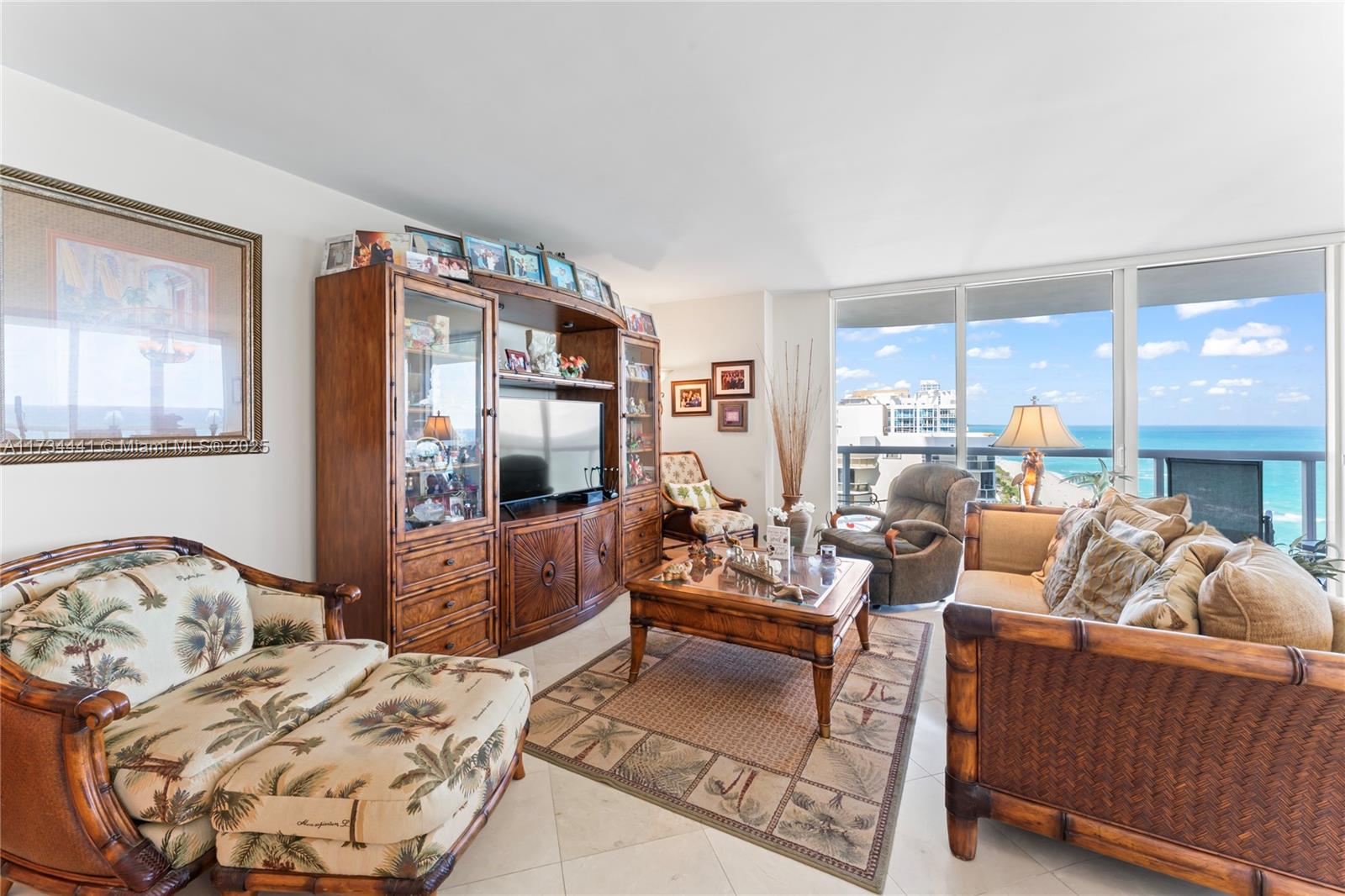 AKOYA CONDO - Residential