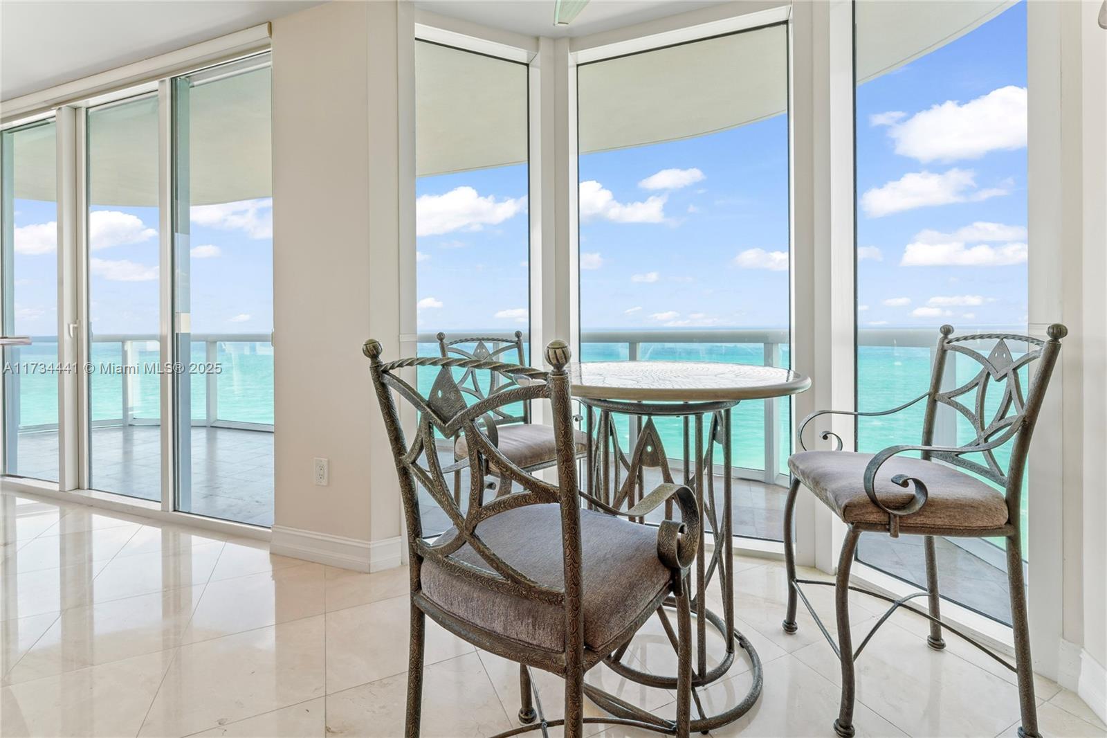 AKOYA CONDO - Residential