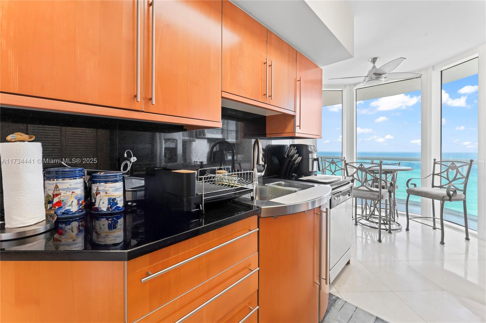 AKOYA CONDO - Residential