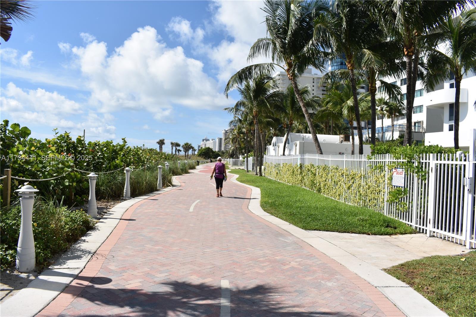 AKOYA CONDO - Residential