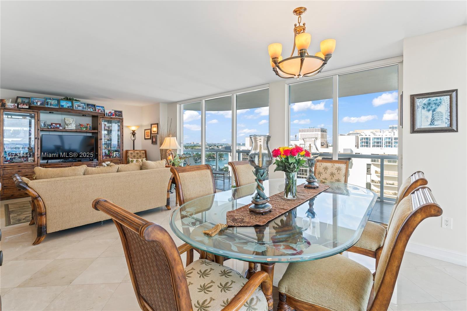 AKOYA CONDO - Residential