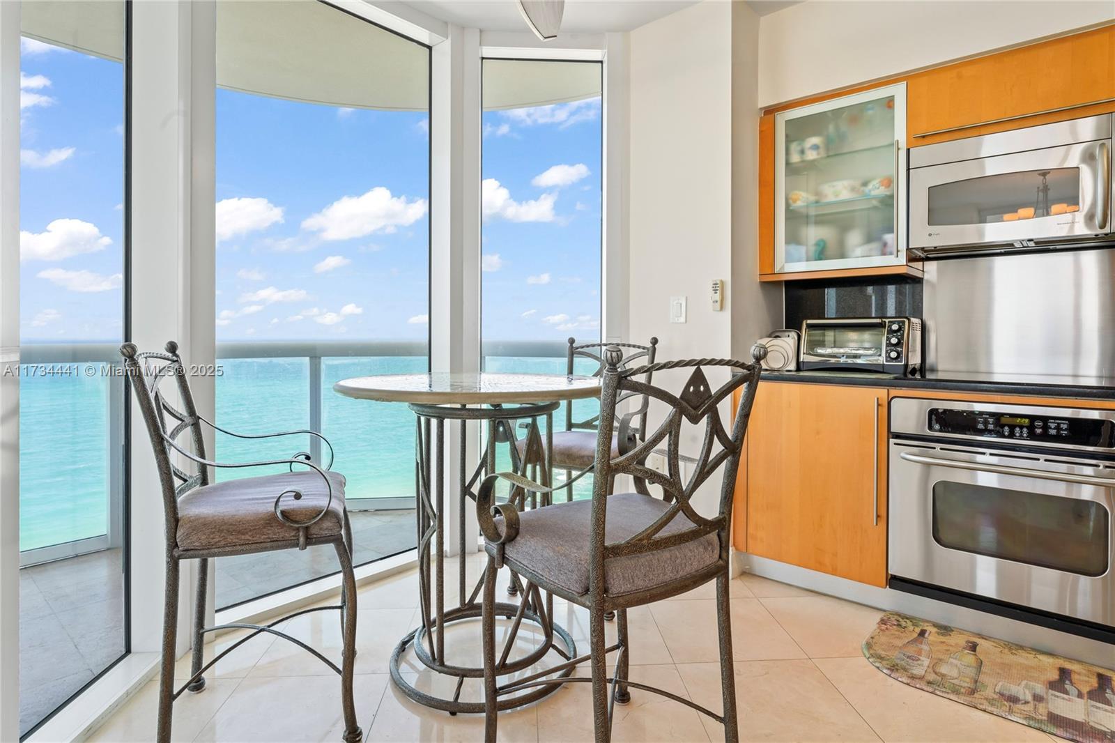 AKOYA CONDO - Residential