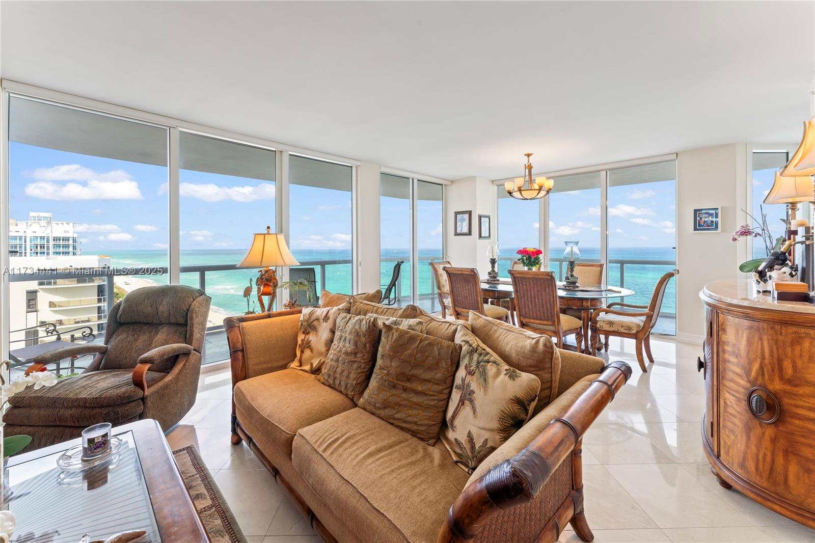 AKOYA CONDO - Residential