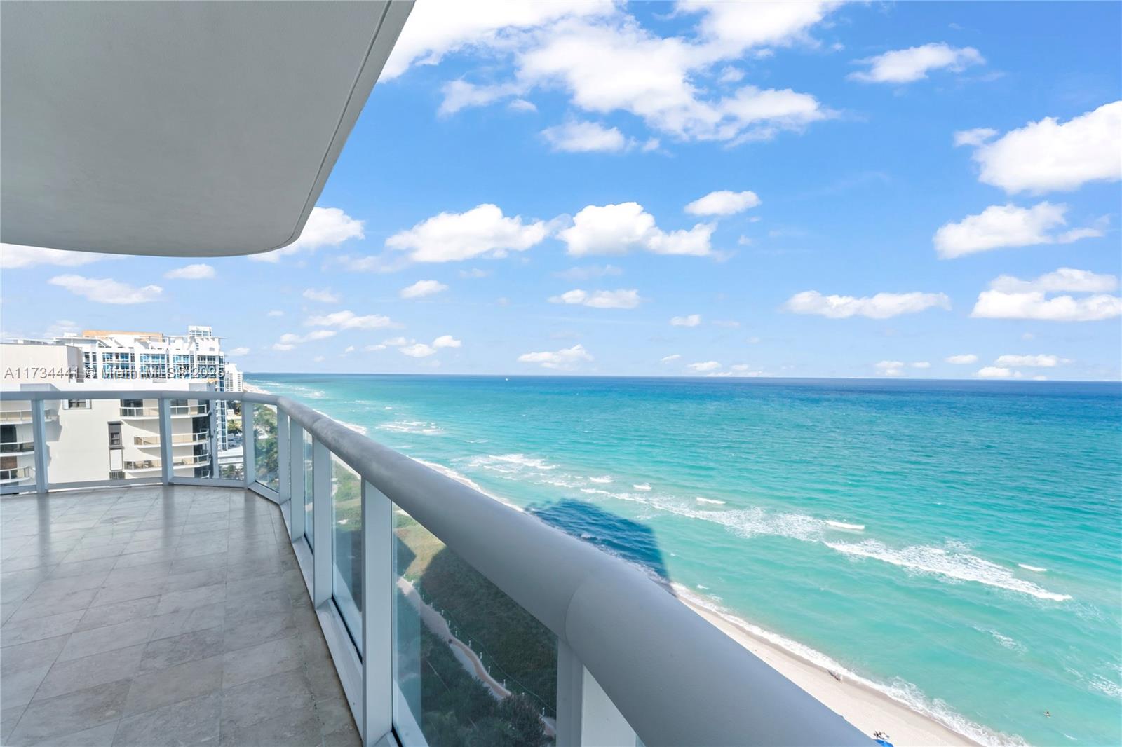 AKOYA CONDO - Residential