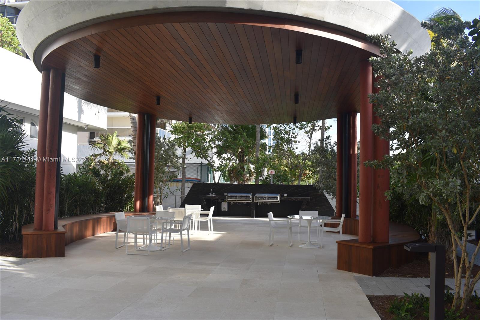 AKOYA CONDO - Residential